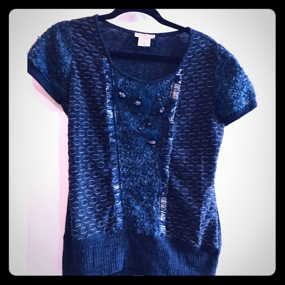 Short sleeve knit sweater